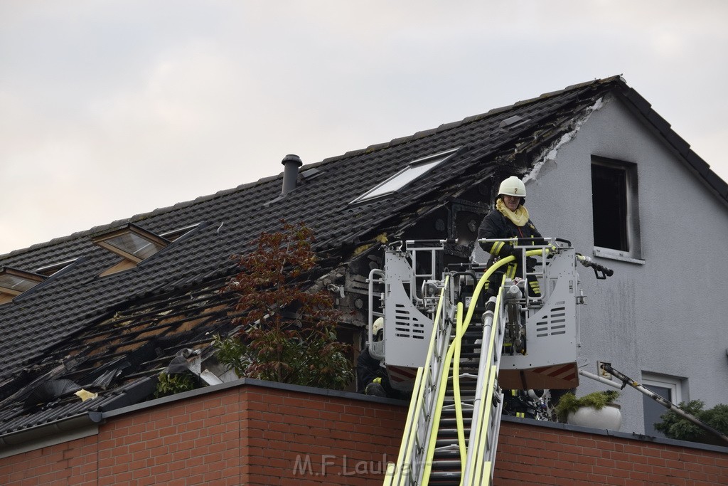 Feuer 2 Y Koeln Suerth Elisabeth Selbertstr P175.JPG - Miklos Laubert